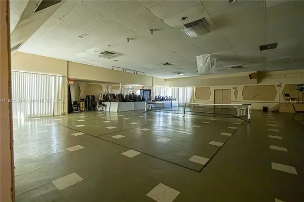 Miami, FL 33162,16790 NE 14th Ave #215