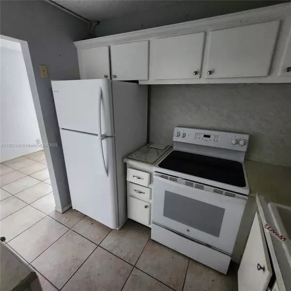 West Palm Beach, FL 33417,339 Southampton B #339