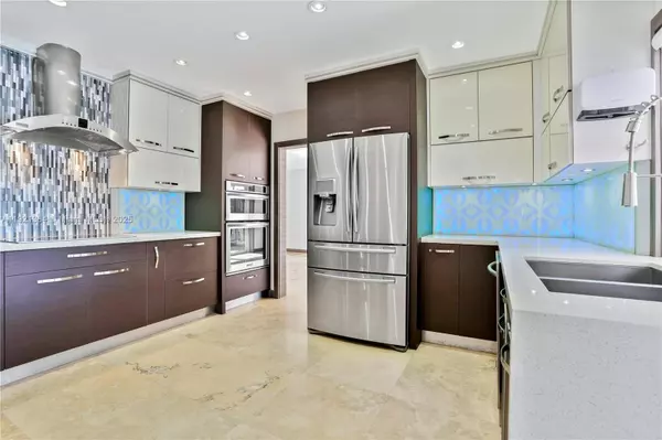 North Miami, FL 33181,2130 NE 122nd Rd