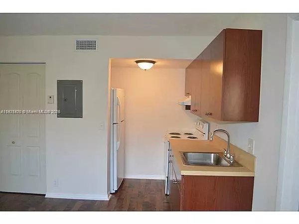 Lauderhill, FL 33313,2046 NW 43rd Ter #8