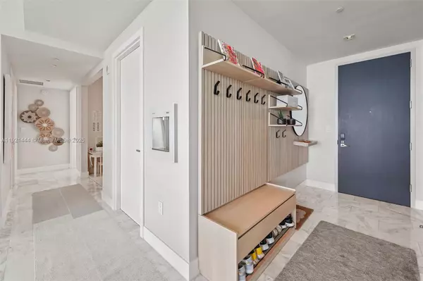 Miami, FL 33131,1451 Brickell Ave #2802