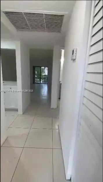 Miami, FL 33179,861 NE 209th Ter #204-24