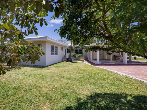 30416 Coconut Hwy, Big Pine, FL 33043