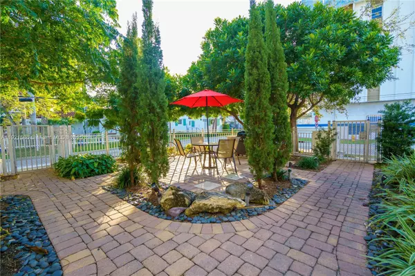 2425 Flamingo Pl #3, Miami Beach, FL 33140