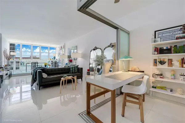 Miami Beach, FL 33139,800 West Ave #PH43