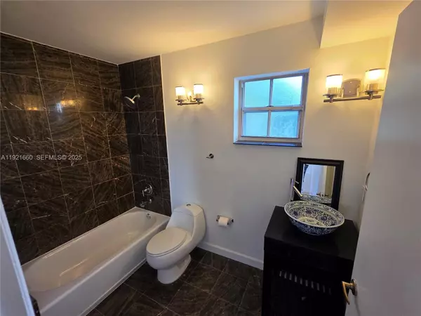 Coral Gables, FL 33134,29 Santillane Ave #1