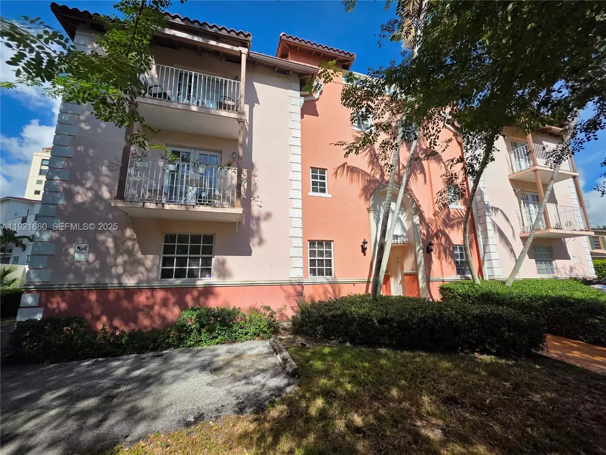 Coral Gables, FL 33134,29 Santillane Ave #1