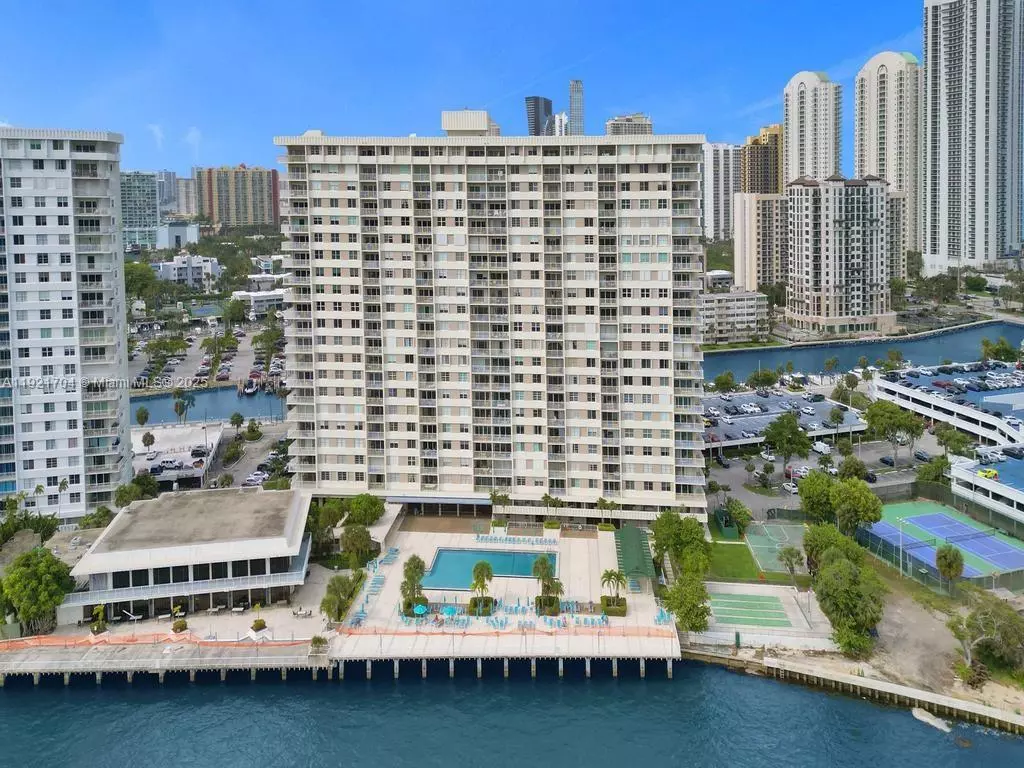 Sunny Isles Beach, FL 33160,300 Bayview Dr #308