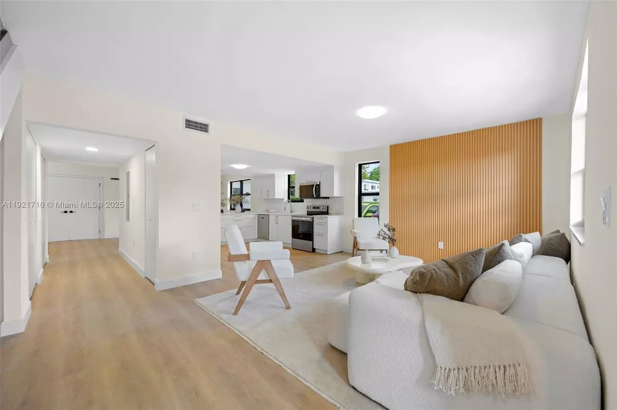 Miami Beach, FL 33141,7994 Crespi Blvd