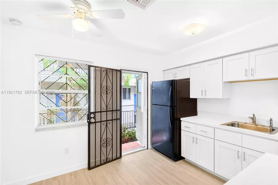 1572 NW 2nd St #Front, Miami, FL 33125