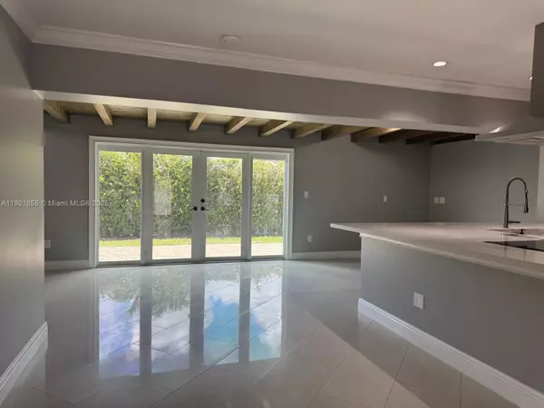 Miami, FL 33165,1804 SW 102nd ct #1804