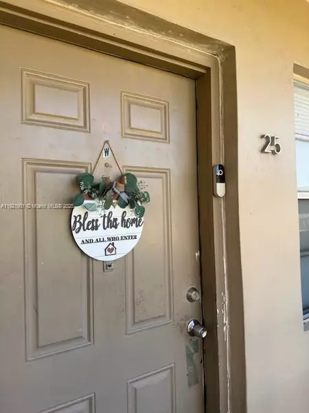 1350 NE 119th St #1350-25, Miami, FL 33161