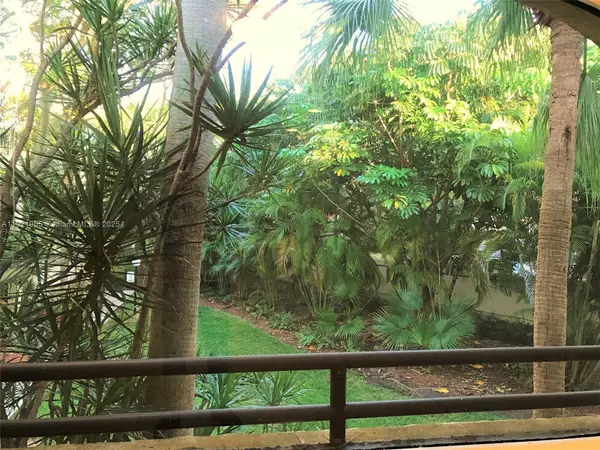 3564 Magellan Cir #214-1, Aventura, FL 33180