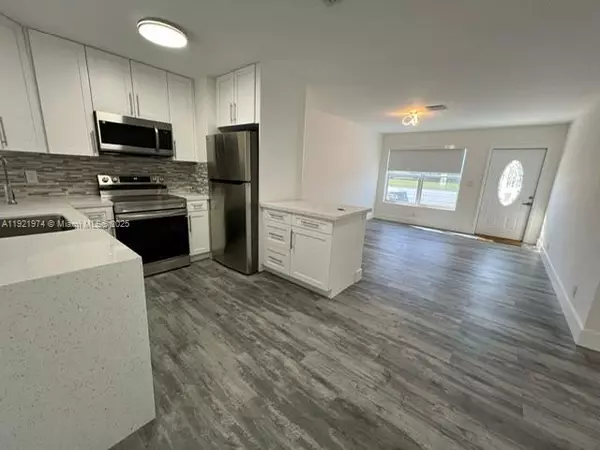 Hollywood, FL 33024,6761 Sheridan St