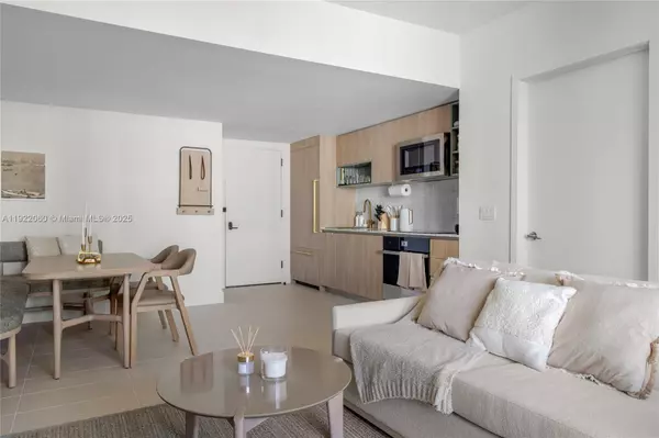 Miami, FL 33132,159 NE 6th St #3209