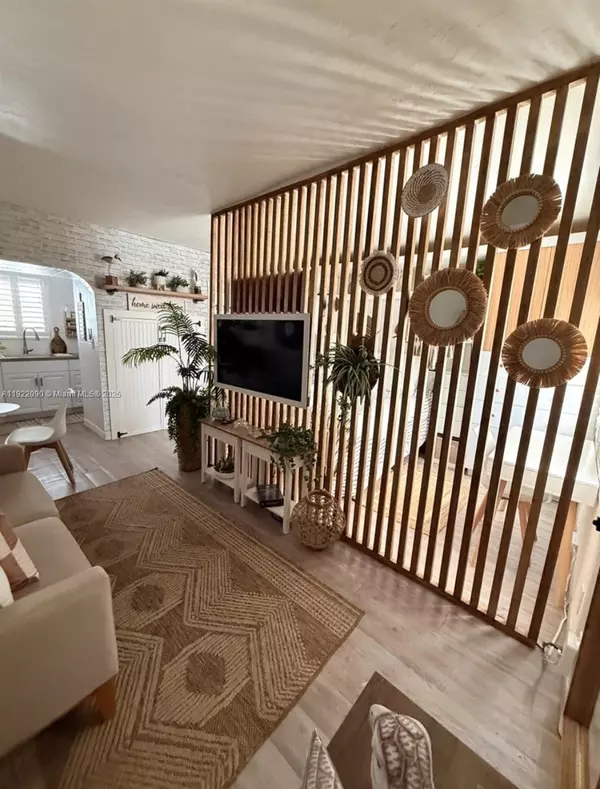 309 Crocus Ter #9, Hollywood, FL 33019