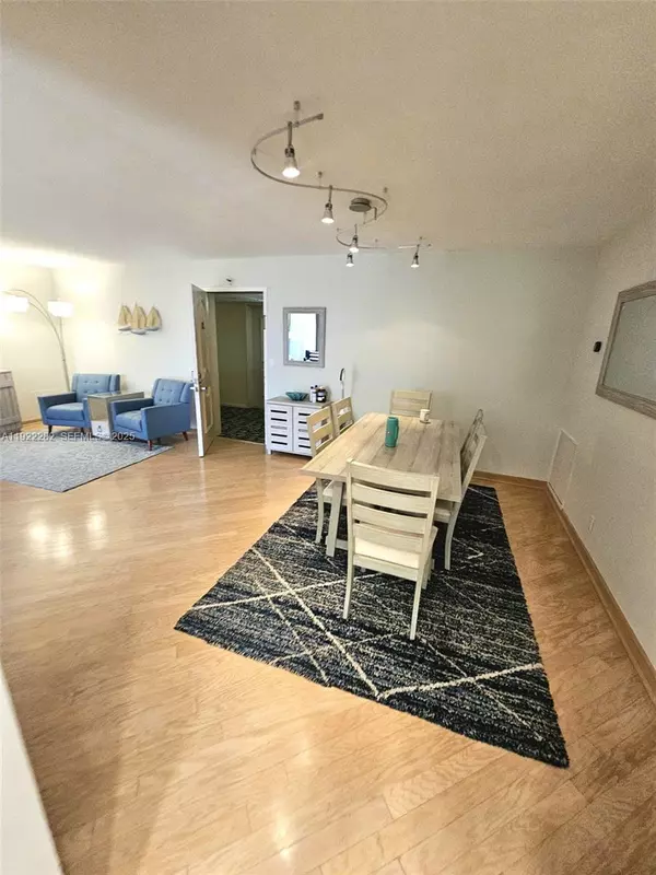 Palm Beach, FL 33480,3200 S Ocean Blvd #D203