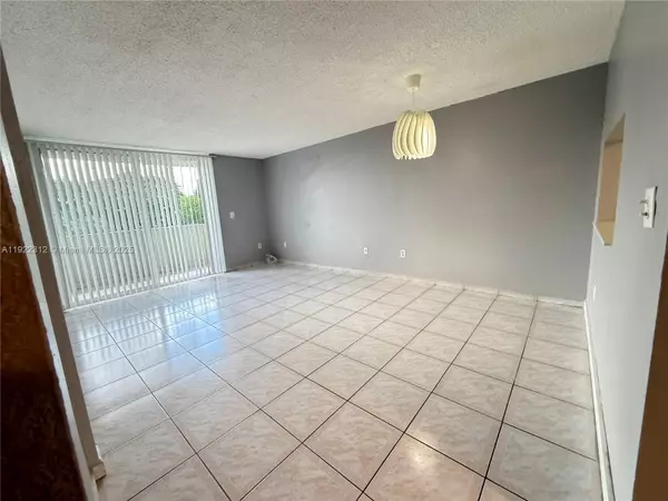 Hialeah Gardens, FL 33016,10000 NW 80th Ct #2424