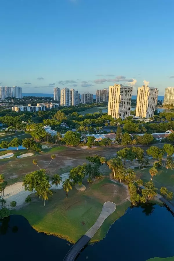 Aventura, FL 33180,20379 W Country Club Dr #2333