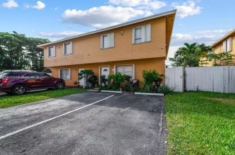 35 NE 12th Ave #35, Homestead, FL 33030
