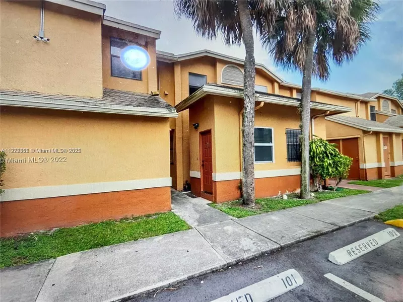 2471 NW 56th Ave #2-15, Lauderhill, FL 33313