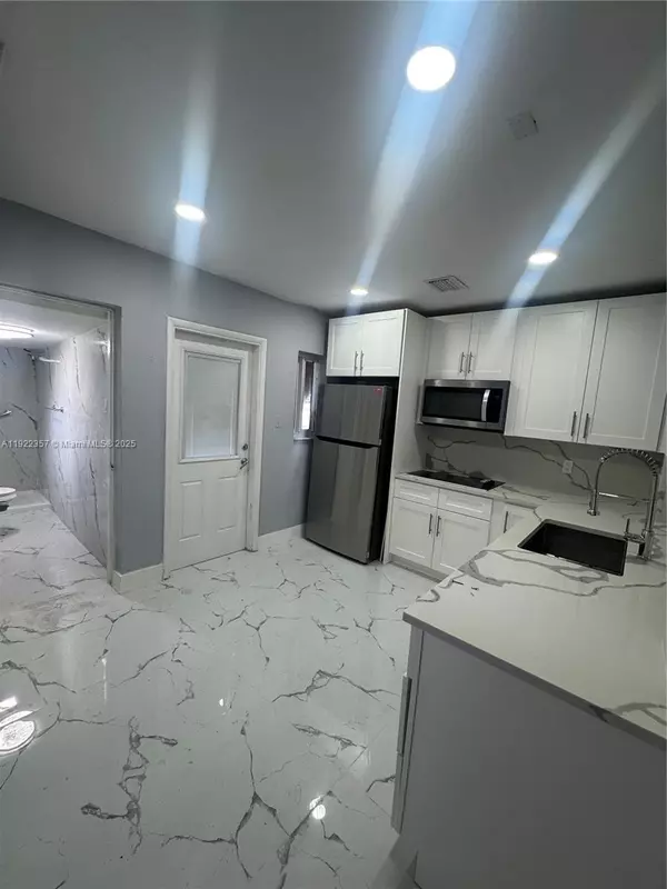 North Miami Beach, FL 33162,1171 NE 161st Ter #0