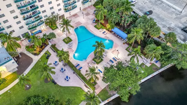 Sunny Isles Beach, FL 33160,19390 Collins Ave #PH-7