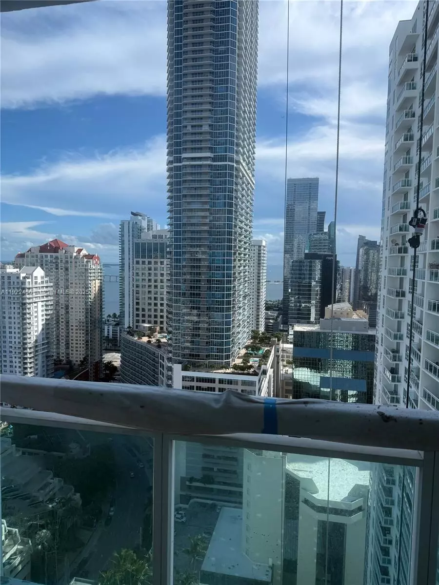 Miami, FL 33131,950 Brickell Bay Dr #3403