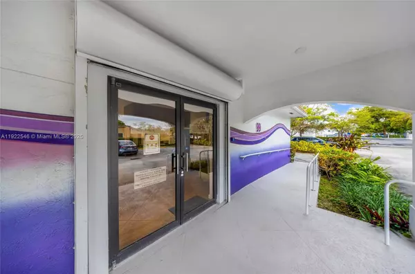 Hialeah, FL 33012,99 W 49th St