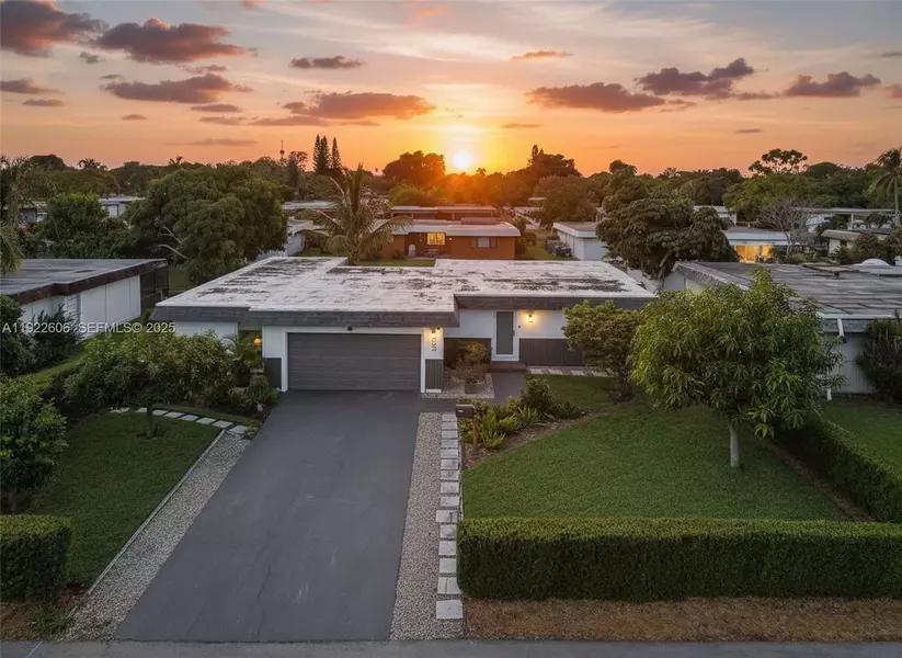 6303 NW 71st Ave, Tamarac, FL 33321