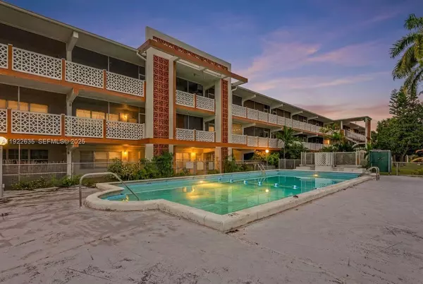 1450 NE 170th St #211, North Miami Beach, FL 33162