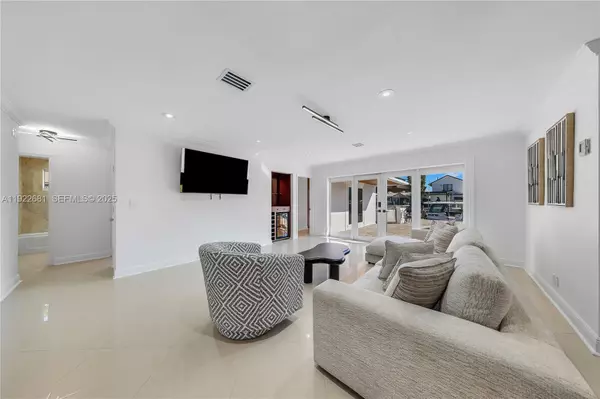 Pompano Beach, FL 33060,800 SE 3rd Ter