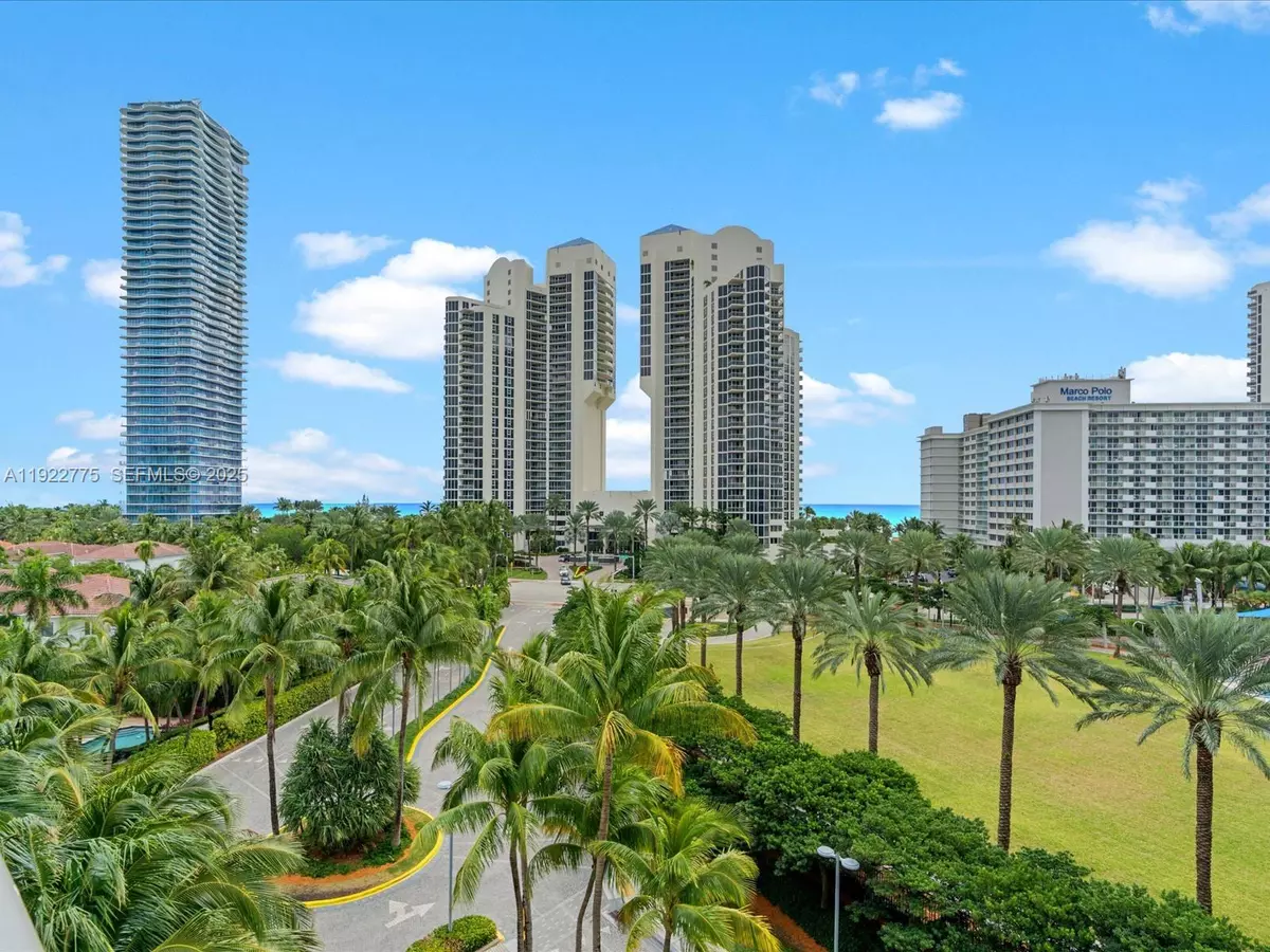 Sunny Isles Beach, FL 33160,19370 E Collins Ave #627
