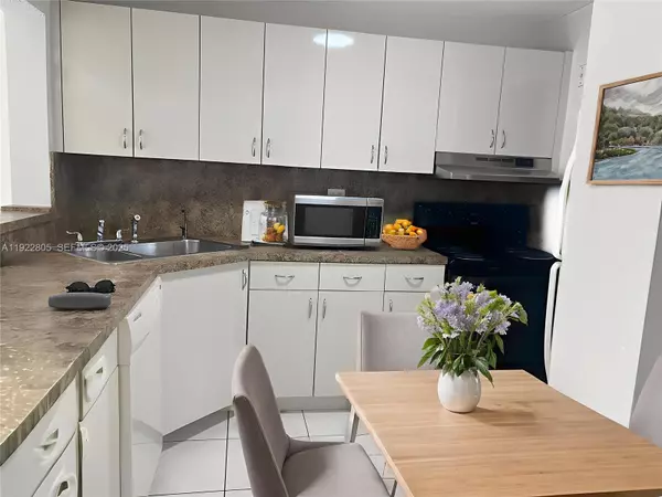 Tamarac, FL 33321,7920 N Colony Cir N #204