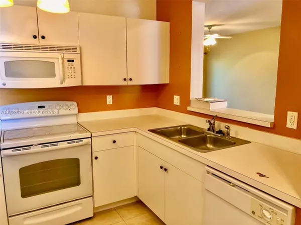 West Palm Beach, FL 33411,1165 Golden Lakes Blvd #1226