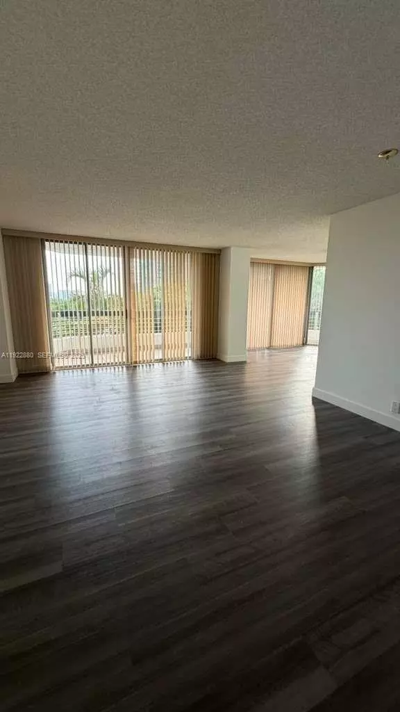 Aventura, FL 33180,3400 NE 192nd St #504