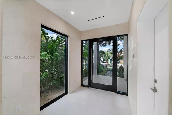 Miami, FL 33145,2610 SW 17th St