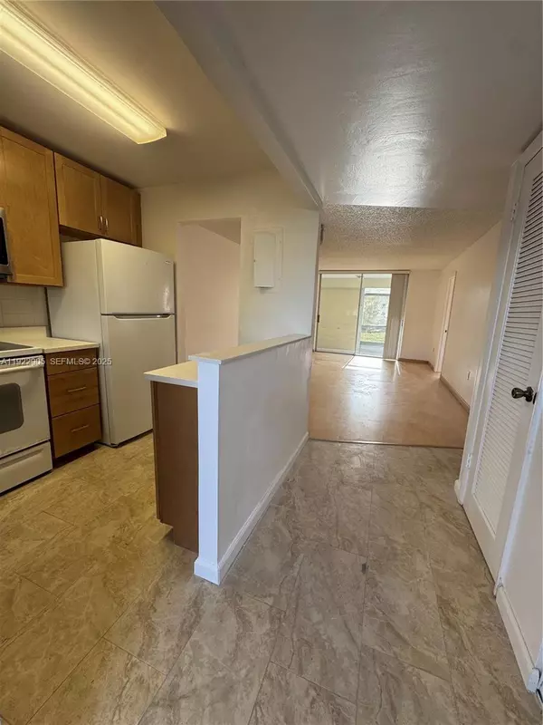 8435 Sunrise Lakes BLV #104, Sunrise, FL 33322