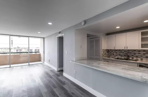 854 NW 87th Ave #504, Miami, FL 33172