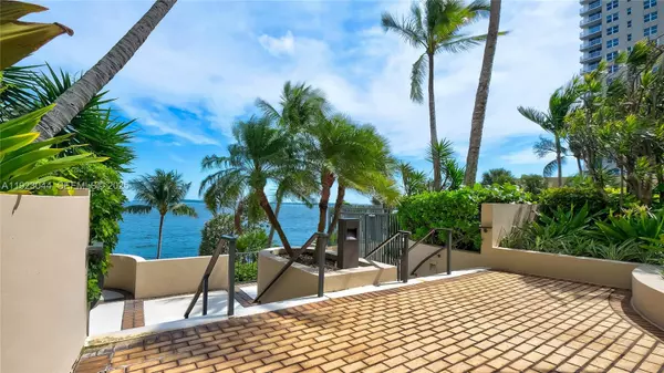 Miami, FL 33131,520 Brickell Key Dr #A604