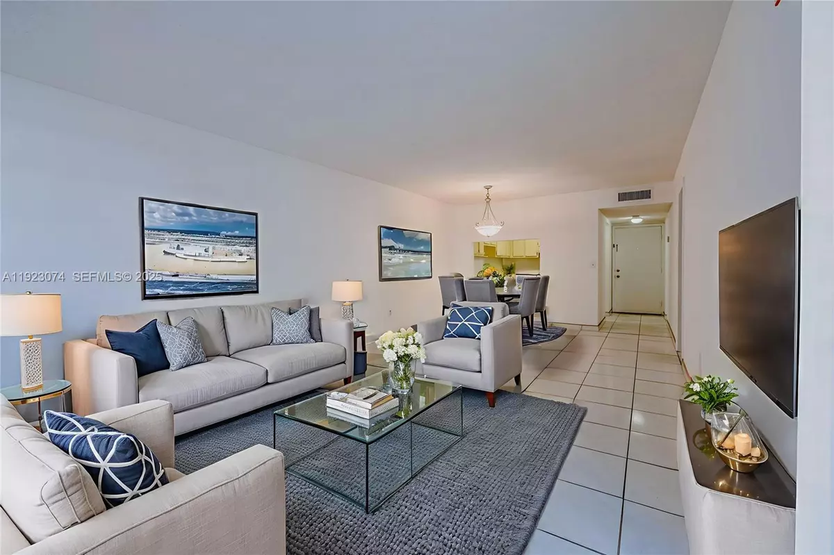 Hialeah, FL 33014,1900 W 68th St #C203