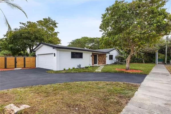 Miami, FL 33176,10415 SW 87th Ave