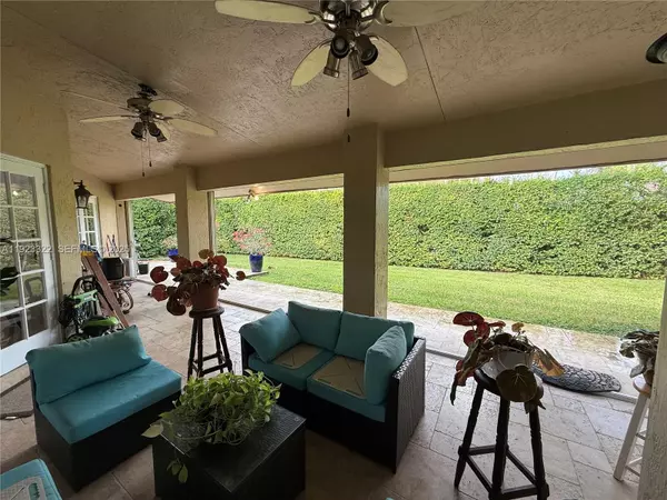 Miami, FL 33185,15621 SW 45th Ter