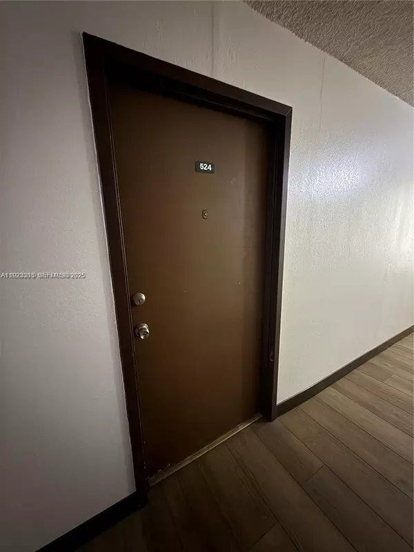 Miami, FL 33183,14250 SW 62nd #524