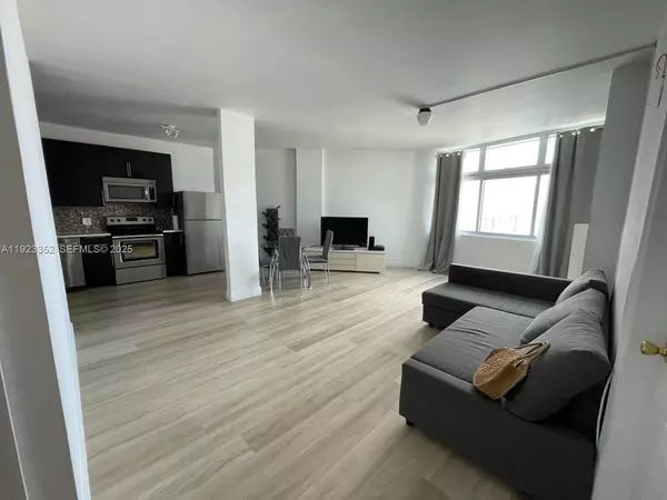 Miami Beach, FL 33141,7135 Collins Ave #PH31