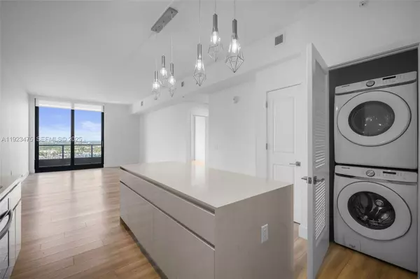 Hallandale Beach, FL 33009,101 Diplomat Pkwy #1507