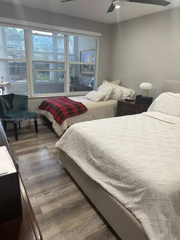 Hallandale Beach, FL 33009,1350 Atlantic Shores Blvd #305