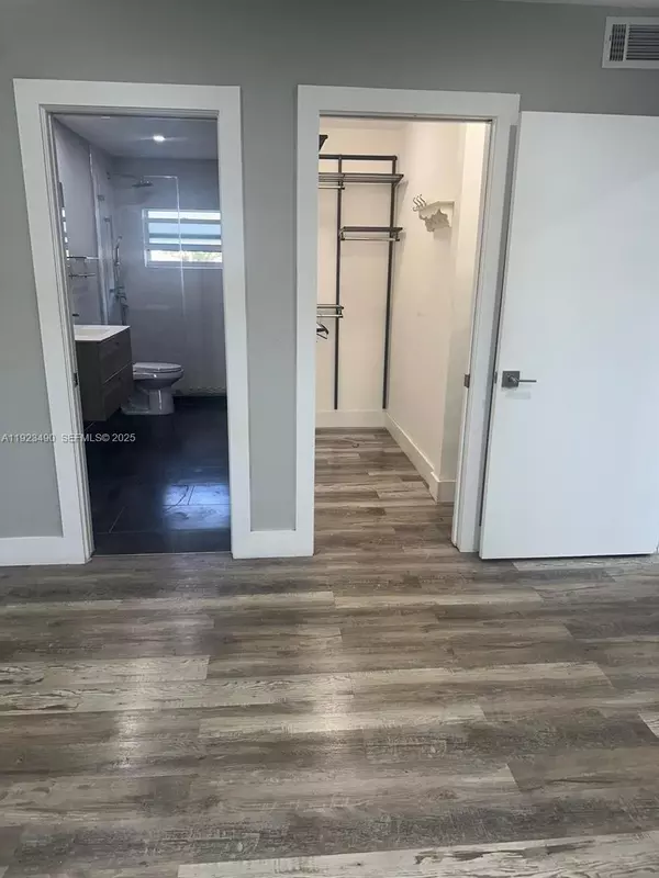 Hallandale Beach, FL 33009,1350 Atlantic Shores Blvd #305