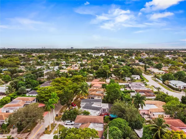 North Miami, FL 33161,12424 NE 1st Ave