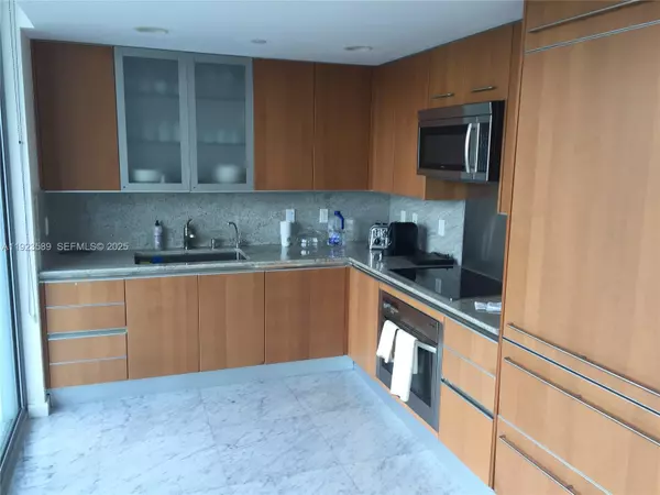 Miami, FL 33133,2627 S Bayshore Dr #1208